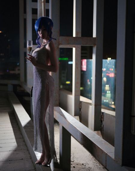 在线午夜视频