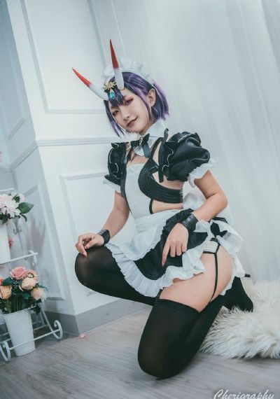 裸体女人与公牛的性行为