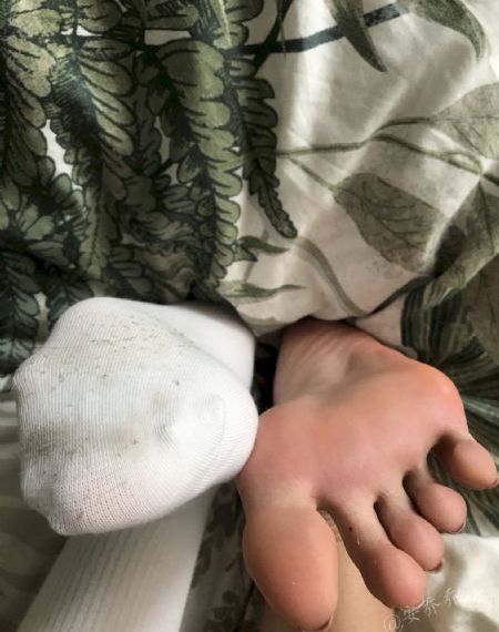 年轻的女教师在线