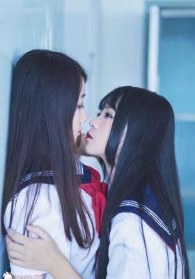 朋友的母亲和妻子