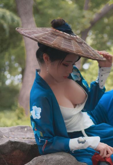 镜流口水流白色液体正常吗图片
