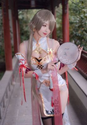 一部皇上吃宫女奶三级