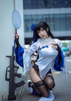 骑车的女人